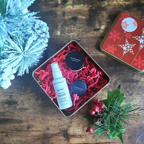 bareMinerals Other - bareMinerals Christmas Gift Set